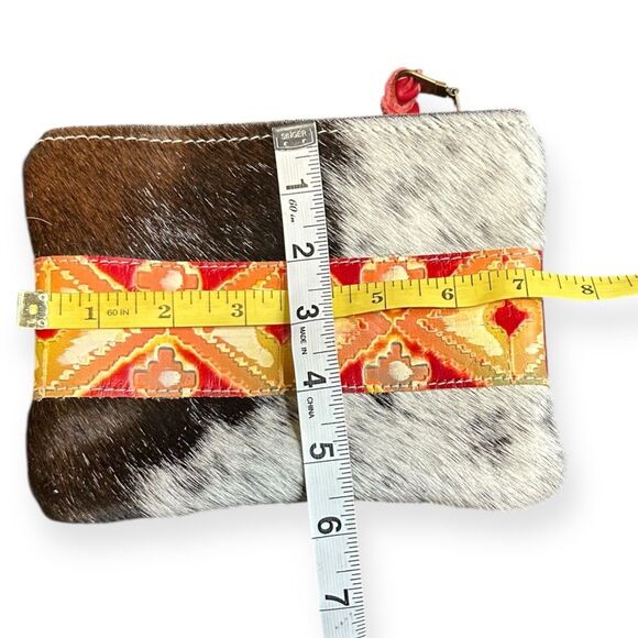 DANCING CACTUS DESIGNS Women’s Red Brown White Cowhide Aztec Leather Zipper Pouc - Picture 3 of 3